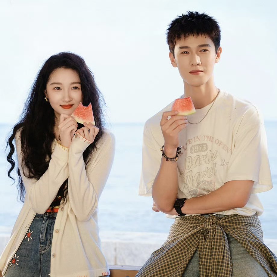 ForCdrama's tweet photo. The producer of drama #Dazzling starring #GuanXiaotong #LiYunrui, has confirmed that the drama cast variety show is in the works, with filming set to begin next month. https://t.co/jaDDtIo2rb