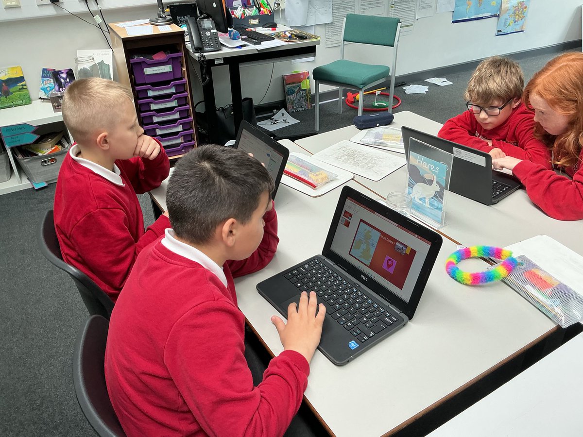 PhippsMiss1's tweet photo. In geography, we’ve been busy making PowerPoint presentations all about our local Peak District! ⛰️ https://t.co/FXTFSBVAQL
