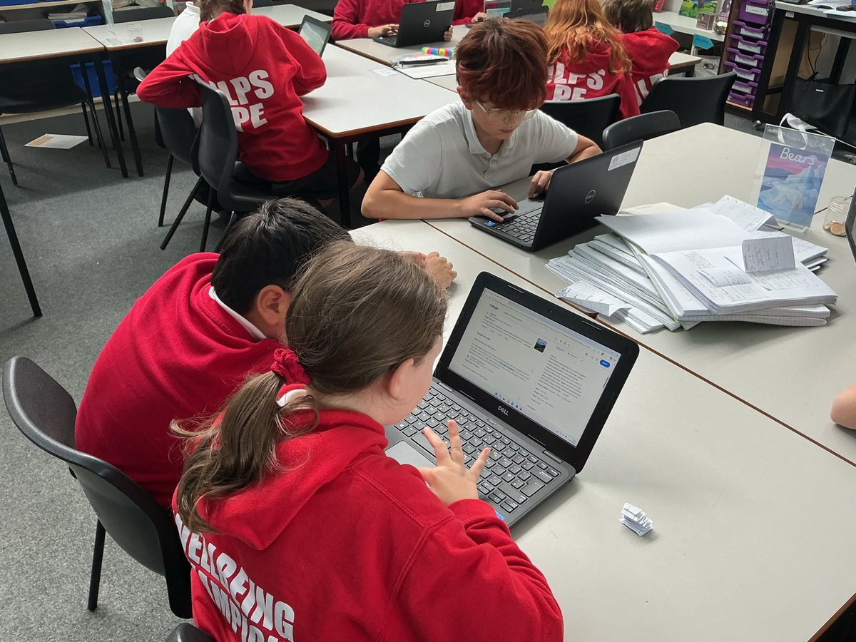 PhippsMiss1's tweet photo. In geography, we’ve been busy making PowerPoint presentations all about our local Peak District! ⛰️ https://t.co/FXTFSBVAQL