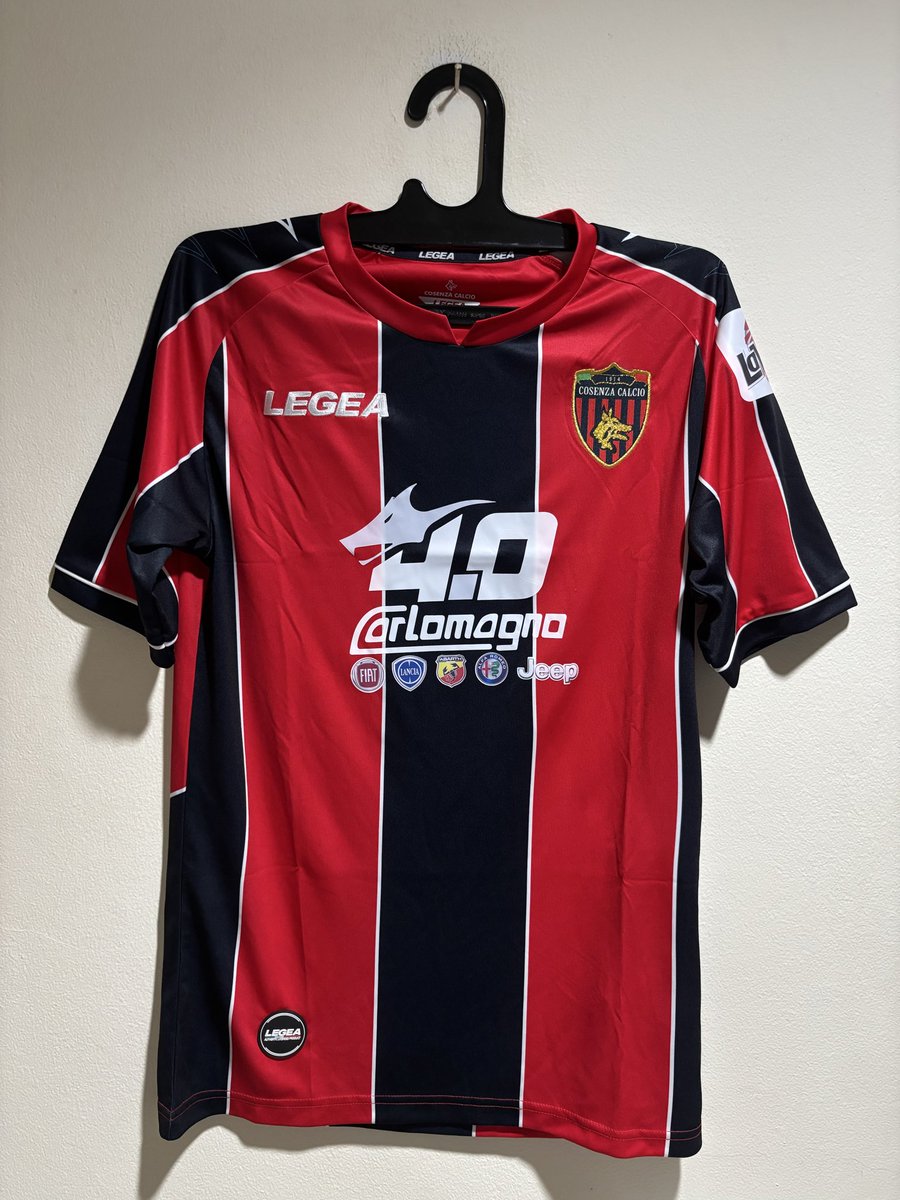 Hioes79's tweet photo. cosenza home 2020-2021 https://t.co/TeP9OvWdri