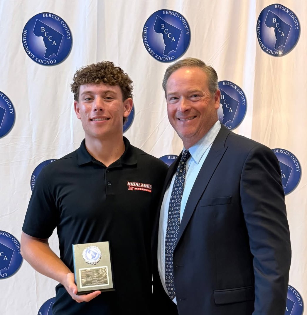 NHRHS_Athletics's tweet photo. 🔴Congratulations to the @nhrhs1 honorees at this week's #BCCA All County Dinner
🎾 Luke Bysiek
⚾️ Jake Wagner 
🥍 Jack O'Callaghan 
🥍 Ethan Suh 
⚫️ @NHBoysTennis @NH_Base @NHBoysLax @NHSportsAssoc @bergencoaches https://t.co/VjXsRkzuAK