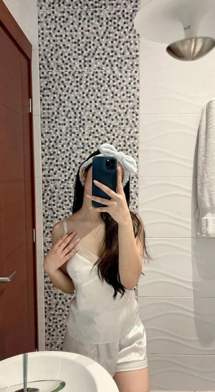 QuynhAnhSetUp's tweet photo. Girl 200x - Úc ( Australia )
Thích vibe thật, rõ ràng – không hứa hẹn, không ràng buộc. Tìm một người hợp gu – biết tôn trọng – kín tiếng để cùng nhau tận hưởng cảm xúc, không drama. Ưu tiên : Nam mạnh mẽ, tự tin, có chút “bad boy” vibe https://t.co/ds3UL2x8S6