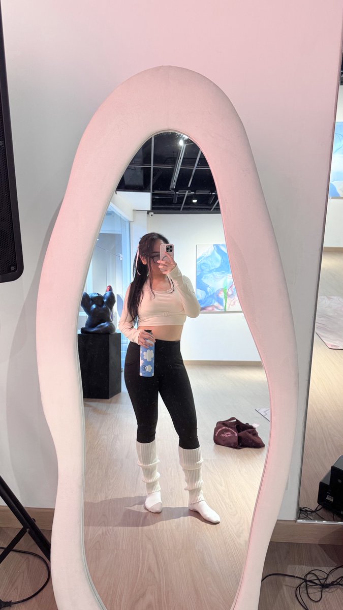 summersonaa's tweet photo. Photo dump ⛸️🪽🧘🏻‍♀️ https://t.co/7xxO0sE4rs