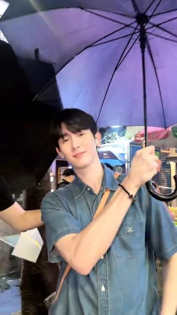 ppimnamepatt's tweet photo. : ผมตกหลุมรักคนใจร้ายยย ~ 

บุ๊คออลแกนนิกทำไมน่ารัก+หล่อได้ขนาดนี้นะ 🫠🫠 วาสนาฟอส!! https://t.co/GAK64LAOI7