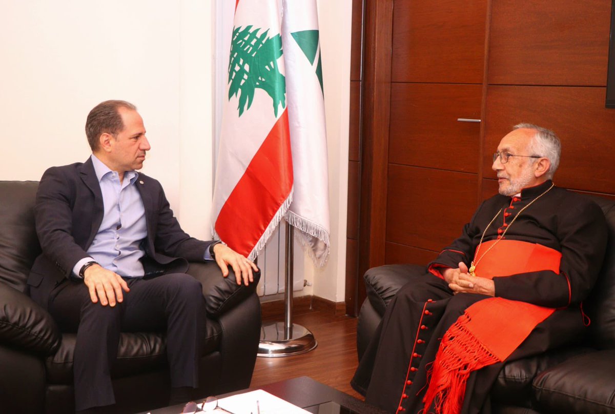 samygemayel's tweet photo. لقاء غبطة بطريرك الأرمن الكاثوليك روفائيل بيدروس الحادي والعشرون ميناسيان وجرى البحث في الأوضاع العامة في لبنان والتحديات التي تواجه البلاد على مختلف المستويات إضافة إلى سبل تعزيز الحوار والتعاون بين مختلف مكوّنات المجتمع اللبناني. https://t.co/cVD5fQaypX