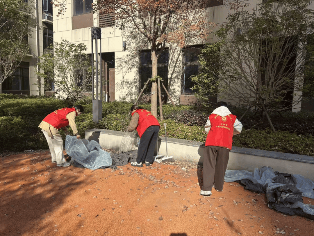 jhoebrazil's tweet photo. Join our neighborhood clean-up this Sat at 9 AM in Central Park! Gloves u0026 snacks provided. Bring friends—together we make our community shine!， https://t.co/ZGFSyEYb1q