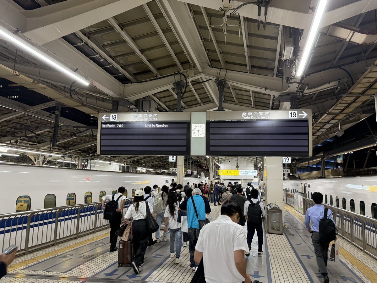 Gordon2249's tweet photo. のぞみ終電　#東京駅　おウチに帰るまでが研修。。 https://t.co/0CXLorRsOQ