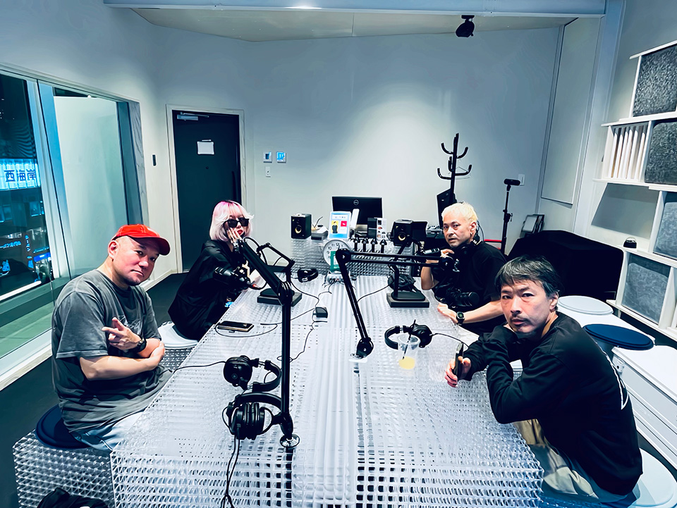InterFM897's tweet photo. ／
今日、深夜3時から🔥
Team：PLAYCOOLがナビDJ⚡️
＼

✅「Roland × PLAYCOOL meet TR-1000」レポ
✅ 話題の実機【TR-1000】に迫る！
✅ クラブ・ファッションや粋な夜遊びのススメ

🎧MIX BUZZ
YOKE aka DJ REDBLOOD

＜出演＞
KO KIMURA
DJ EMMA
YOKE aka DJ REDBLOOD
Naz Chris

#tcb897
#interfm https://t.co/CCE0SxLwF0