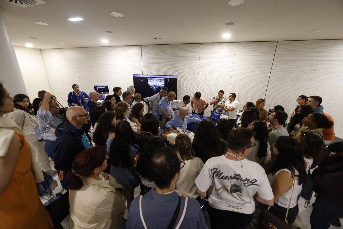 SEMG_ES's tweet photo. 📸 Así está siendo el viernes non stop del congreso #SEMG26.

Una jornada intensa de aprendizaje, innovación y encuentro profesional, con decenas de actividades simultáneas que han convertido Oviedo en el gran punto de reunión de la Medicina de Familia. https://t.co/2V4V7HnKXG