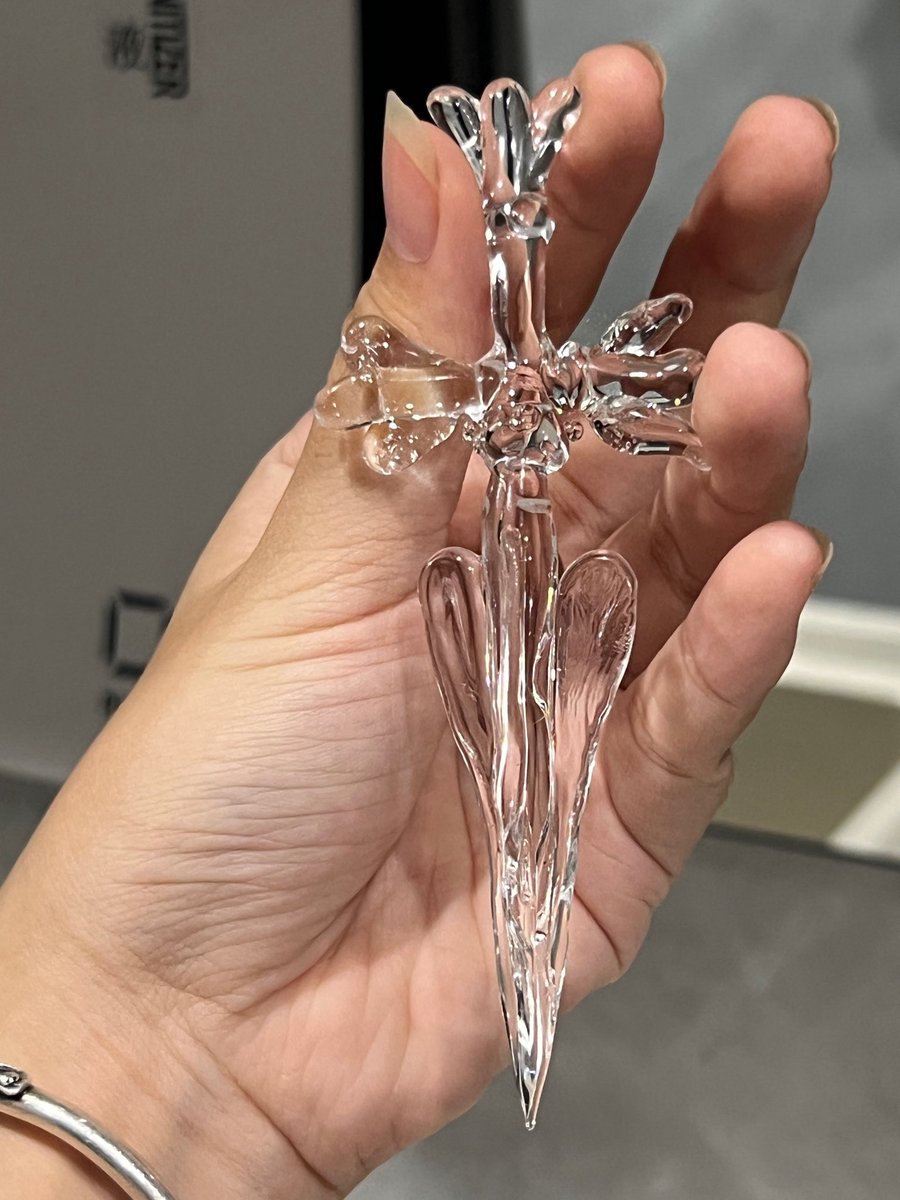 Frost_0817's tweet photo. struggled with the glass for an hour and a half: https://t.co/cJB2SYY9s0