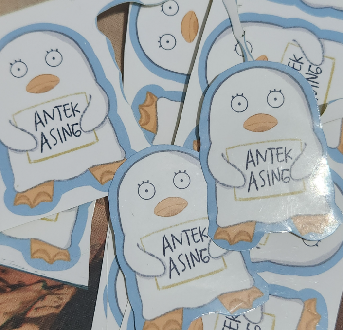 uterusdokja's tweet photo. @Gintamapess aku sama temen ku @Jae___Na  nti bawa sticker sama snack 14 juni gi https://t.co/1E4wi99LHK