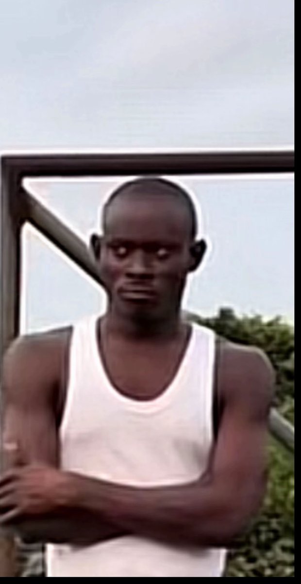 Razine196's tweet photo. @globil24 @instablog9ja You’re crazy https://t.co/GlLX38Stja