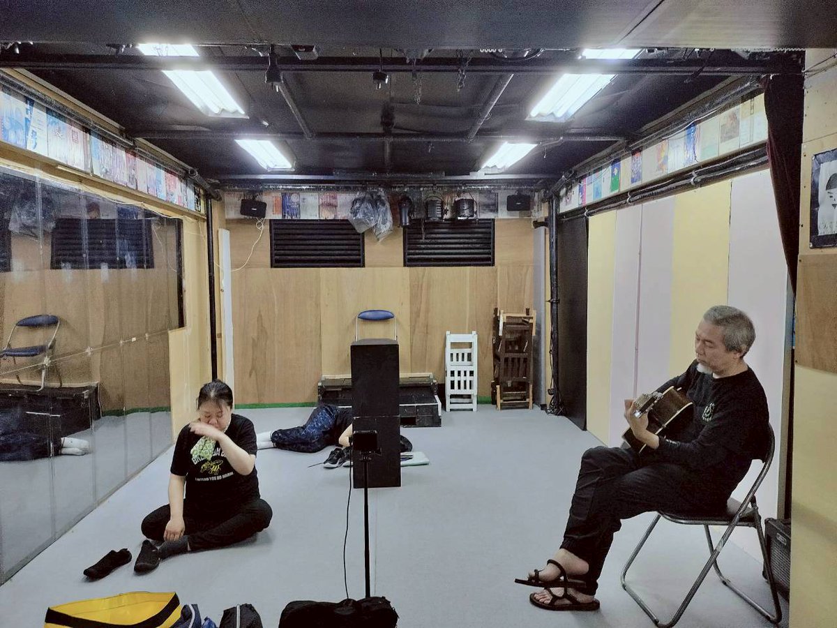 madopun's tweet photo. 【劇団第一主義】
お稽古でしたー😆
本日も全員参加！メキメキ個性が出始めて、戦々恐々(笑)
楽しい稽古場になってます♪
是非ご覧いただきたい👀

『天才だって死ぬ』
7/29～8/2@布施PEベース
3500円
ご予約↓↓↓
https://t.co/zz4YmOOt2D… https://t.co/NhlFJuMEMr