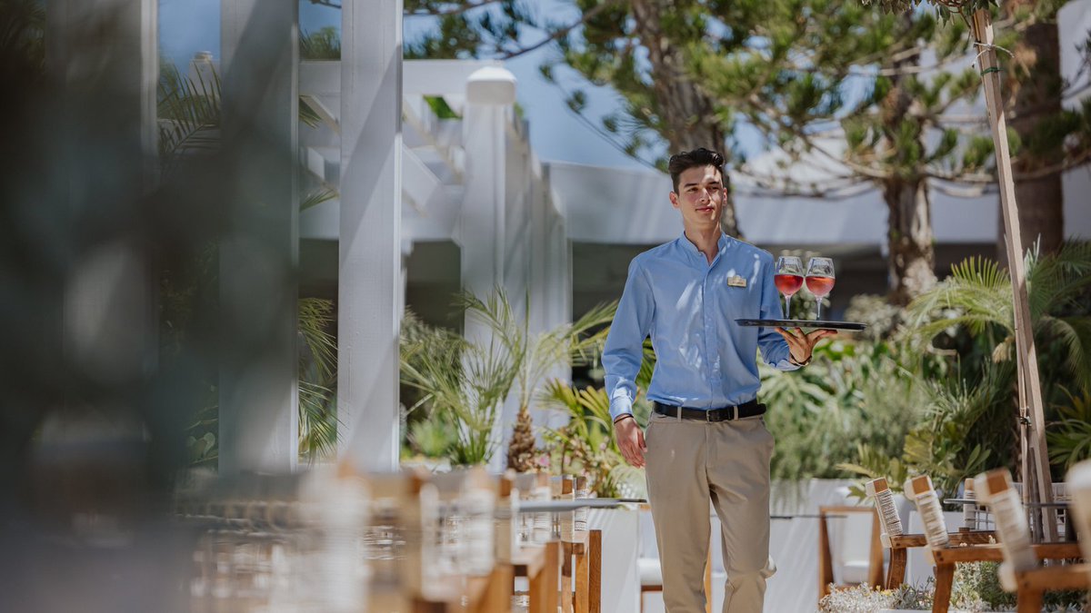 goldencoastcy's tweet photo. Friday starts with a rosé 🍷
Sunshine, a gentle sea breeze, and a chilled glass of rosé in hand — the perfect way to welcome the weekend at Golden Coast Beach Hotel.
https://t.co/KAQwLBoEtn
#GoldenCoastBeachHotel #RoseWine #FridayVibes #WeekendMood #Protaras #VisitCyprus https://t.co/nyMUQkDiUk