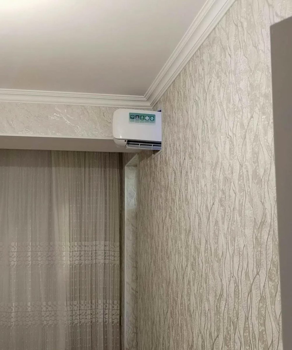 Anayacs72's tweet photo. This installation deserves an engineering award. I can’t decide if this genius,illegal, or both.😭
What’s your opinion? https://t.co/K4CuHxW6dk