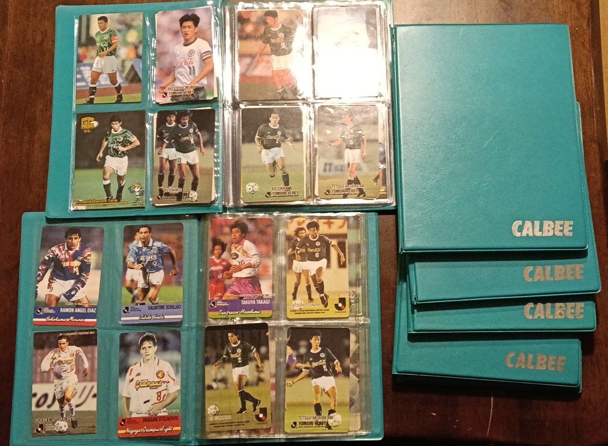 先日に引き続き···。 Jリーグチップスのカードを手に入れたらアルバム