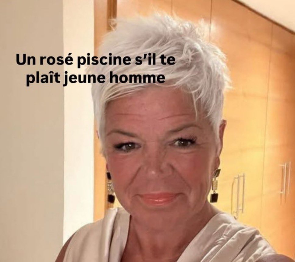 2lalunee's tweet photo. hier on m’a montré un meme j’ai dit “c’est qui” #mumsofinternet #singlemum https://t.co/IDs262CR7I