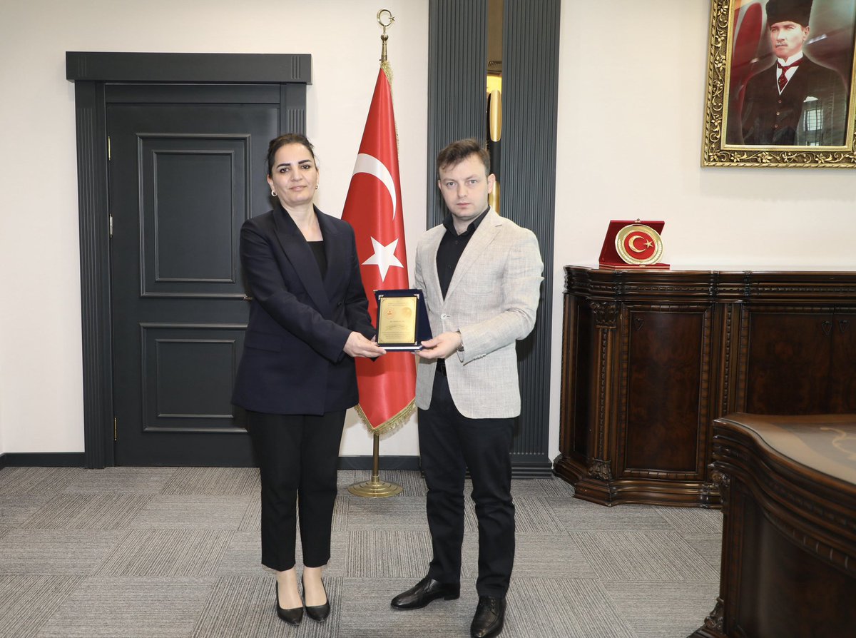 BaskaleG's tweet photo. Veda Ziyareti

Kaymakamımız Sn. Muhammet Serdar ERDOĞAN, Gevaş İlçe Nüfus Müdürü olarak tayini çıkan İlçe Nüfus Müdürümüz Müjde ACAR’ı makamında kabul etti. https://t.co/ljGZI4R3PX