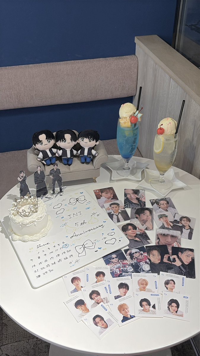 yyyy_beer's tweet photo. INI 5周年おめでとうございます！！
INIを好きになってから世界が前より明るくなりました！！
いつもMINIのことを考えてくれる、ファン思いのグループと出会えて、好きになって本当に幸せです！
11人に沢山の幸せが訪れますように🍀

 #INI_5th_anniversary
#祝INI結成5周年_チームイニミニ https://t.co/mkvxetDptq