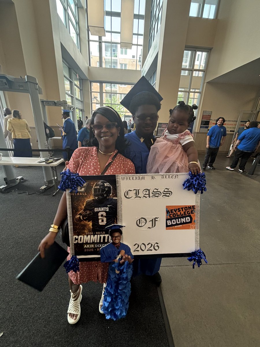 akirdixon's tweet photo. Officially done with high school! 💙💛
Only two more months until I’m a Giant!! 💙🧡 https://t.co/CI5COH2UQj