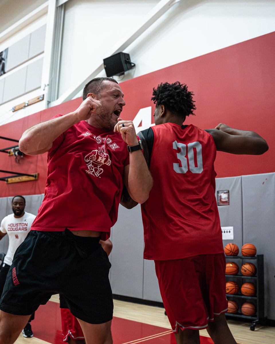 UHCougarMBK's tweet photo. #ForTheCity x #GoCoogs https://t.co/vttHSdkJwK