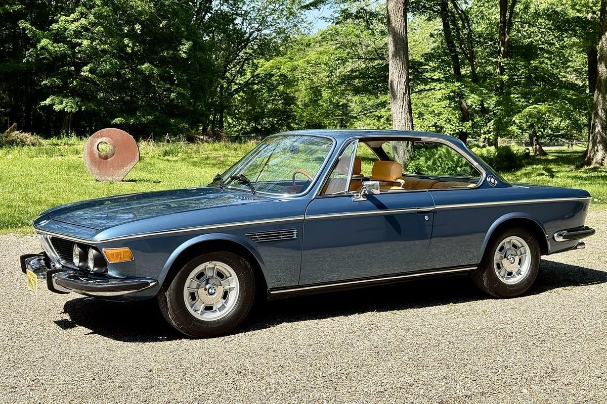Bringatrailer's tweet photo. Sold: 1971 BMW 2800CS 4-Speed for $81,000. https://t.co/ZxYQWZZ16h https://t.co/k5rFxCohqP