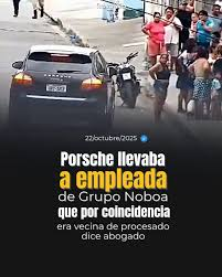 NOchchNO's tweet photo. Cómo le habrá hecho Correa, para obligar a esta chica (empleada del Grupo Noboa), a ir en este Porsche (del Grupo Noboa), a visitar al man que puso la bomba en la bahía de Guayaquil.

@JoseJulioNeira cuenta, 🤡🤡🤡 https://t.co/gRcXQC9lun