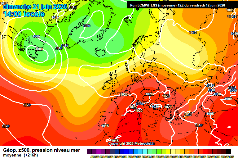 MetRyan96's tweet photo. Weather summary for mid month to July

South-Often warm or hot, and mainly dry, odd interludes of something changeable poss

North-More changeable but joining in on warm and dry weather at times

#UKweather #LakeDistrict https://t.co/Pc8PY3XRJ0