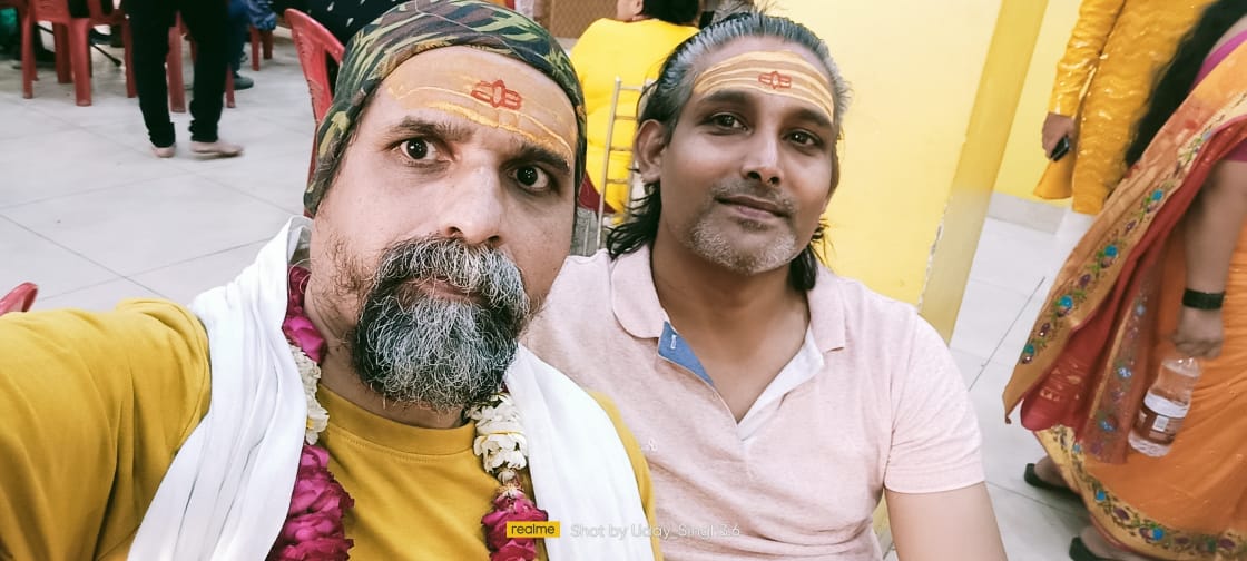 Uday_B_Singh's tweet photo. प्रिय अनुज,

जन्मदिवस के इस पावन एवं मंगलमय अवसर पर तुम्हें हृदय की गहराइयों से अनंत शुभकामनाएँ।

प्रभु श्रीराम की कृपा, माता-पिता का आशीर्वाद तथा ईश्वर की अनुकंपा सदैव तुम्हारे जीवन पर बनी रहे। तुम्हारा प्रत्येक दिन सुख, शांति, समृद्धि, यश और सफलता से परिपूर्ण हो। तुम उत्तम स्वास्थ्य, दृढ़ संकल्प और सद्गुणों के साथ जीवन-पथ पर निरंतर अग्रसर रहो तथा अपने परिवार, समाज और राष्ट्र का गौरव बढ़ाओ।

ईश्वर से मेरी प्रार्थना है कि तुम्हारे सभी शुभ संकल्प पूर्ण हों, तुम्हारे जीवन में सदैव आनंद का प्रकाश बना रहे और तुम्हें प्रत्येक क्षेत्र में सम्मान एवं सफलता प्राप्त हो।

जन्मदिवस की हार्दिक शुभकामनाएँ, प्रिय अनुज।

आयुष्मान भवः। यशस्वी भवः। सुखी भवः।

🌹🙏 स्नेह एवं आशीर्वाद सहित। 🙏🌹

 ॐ सनातन सेवक 
जय श्री राम जय गौ माता जय 
श्री महाकाल 🐂 वंदे धेनू मातरम् 🐄 
@MantraNaaD1357
@GauRakshakb1 @OfficialTeamHBF @OmSanatanSevak1 @StopHinduconve5
