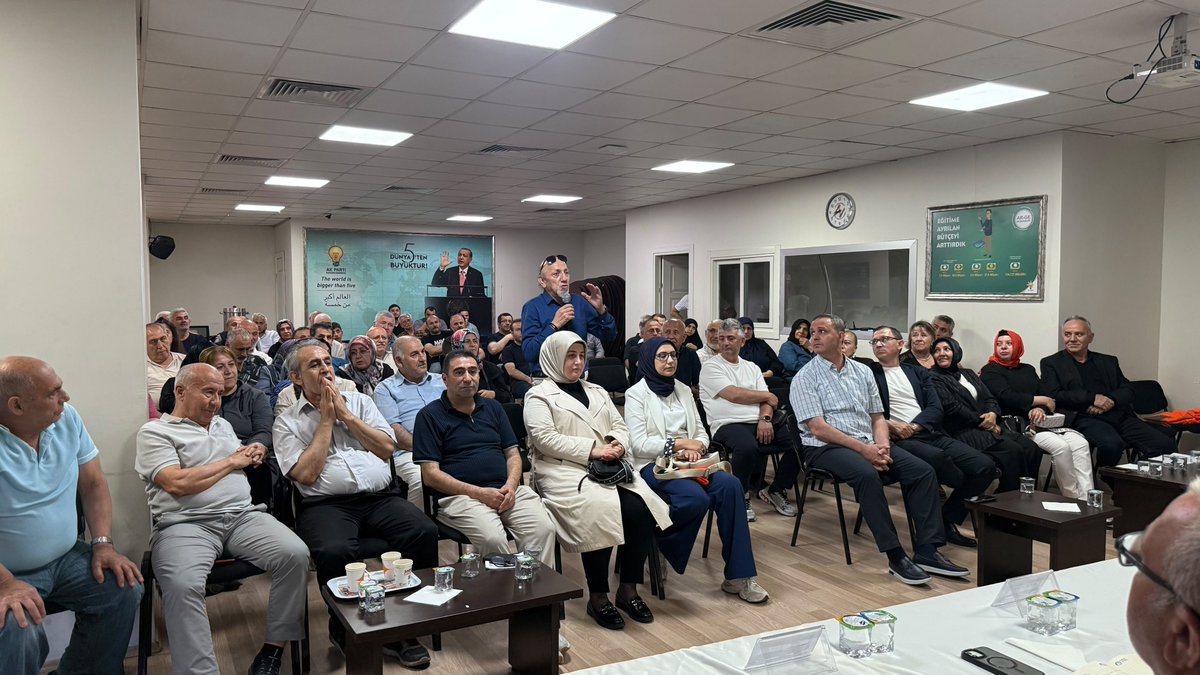 eminkaankaya's tweet photo. İl Sorumlumuz Babür Baycan’ın katılımıyla, İlçe Başkanlığımızda gerçekleştiediğimiz Üye Buluşmaları programımız kapsamında,

Fevzi Çakmak, Kemalpaşa ve Tevfikbey Mahallelerimizden kıymetli üyelerimizle bir araya geldik.

Samimi bir ortamda gerçekleştirdiğimiz buluşmada teşkilat çalışmalarımızı değerlendirdik, üyelerimizin görüş ve önerilerini dinleyerek istişarelerde bulunduk. 

Birlik ve beraberlik ruhumuzu daha da güçlendiren bu anlamlı buluşmada, mahallelerimizde özveriyle çalışan Mahalle Başkanlarımız Celalettin Aksu, Eser Maden ve Turan Sarı’ya gayretli çalışmalarından dolayı teşekkür ediyoruz.

AK Parti ailesi olarak istişare kültürüyle, ortak akıl ve güçlü teşkilat anlayışıyla durmadan çalışmaya devam edeceğiz. #HerMahallesiyleKüçükçekmece 🤝🇹🇷