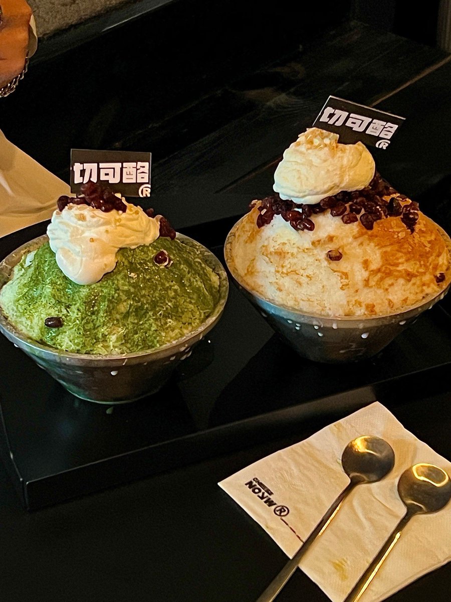 madlennerivolas's tweet photo. My snack stash just got 10x better—he left my favorite iced matcha + mango mochi on my desk with a sticky note that says “for my matcha mochi queen ” https://t.co/7FOPfQBsms