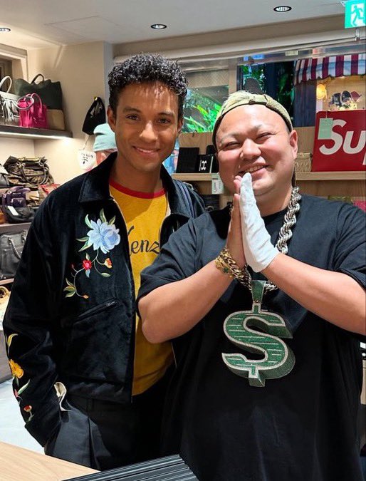 JAAFPINKS's tweet photo. MORE PHOTOS OF JAAFAR IN JAPAN https://t.co/gaqUnNlCWH