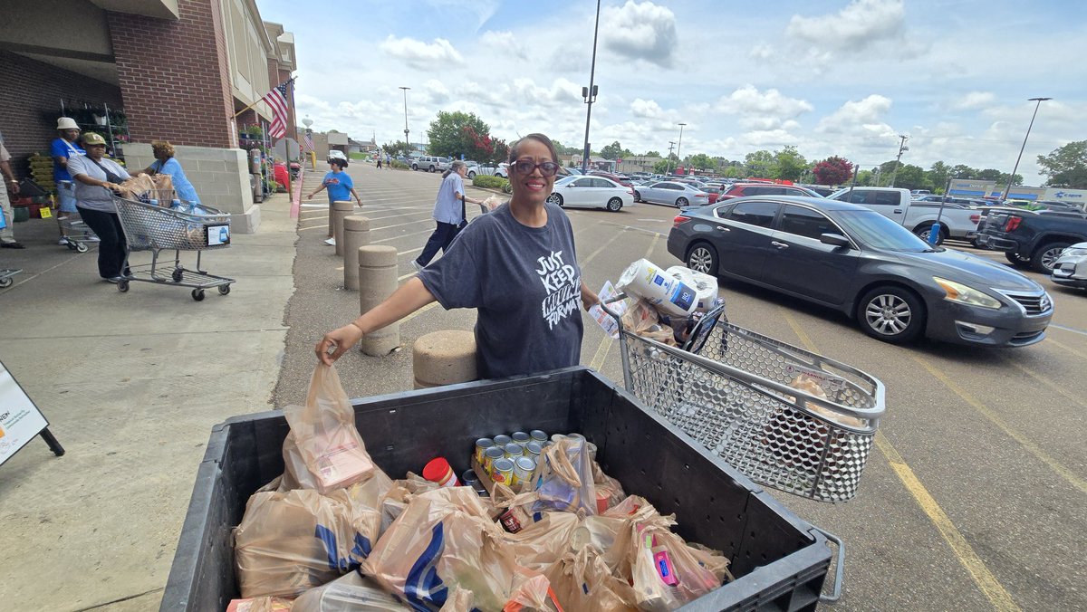 JeffSilberblatt's tweet photo. Founder's Day 2026 for WJTV-12 and Nexstar Media Group. Collecting food for the Mississippi Food Network. This is how Nexstar  serves the communities where we operate.
@NXSTMediaGroup @WJTV
#nexstarnation https://t.co/osGCC8NLQl