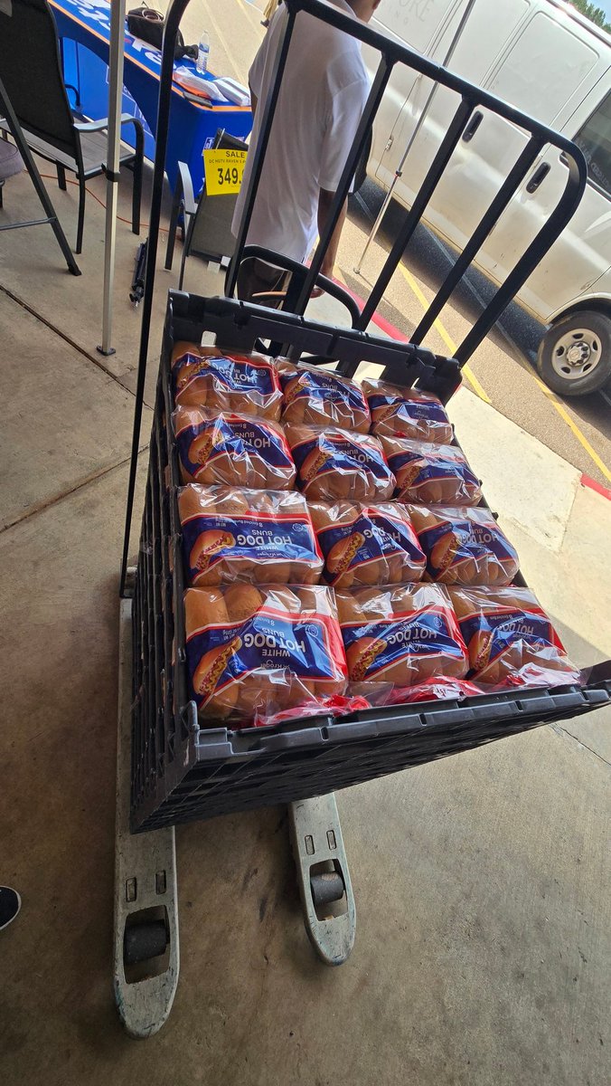 JeffSilberblatt's tweet photo. Founder's Day 2026 for WJTV-12 and Nexstar Media Group. Collecting food for the Mississippi Food Network. This is how Nexstar  serves the communities where we operate.
@NXSTMediaGroup @WJTV
#nexstarnation https://t.co/osGCC8NLQl
