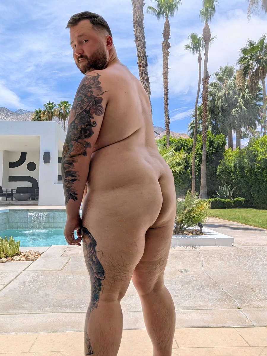 wadereedx's tweet photo. Sun's out buns out 🍑 ☀️ https://t.co/yUAmESxuu5