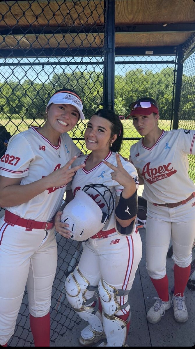 GW2027's tweet photo. Day ✌️and we’re back at it! 🥎💪

Come out and catch APEX in action today at Mid America Sports Complex. Schedule below. 👇🗓️⏰ 🚂
@NationalEsparza https://t.co/A7MLqHyLhh