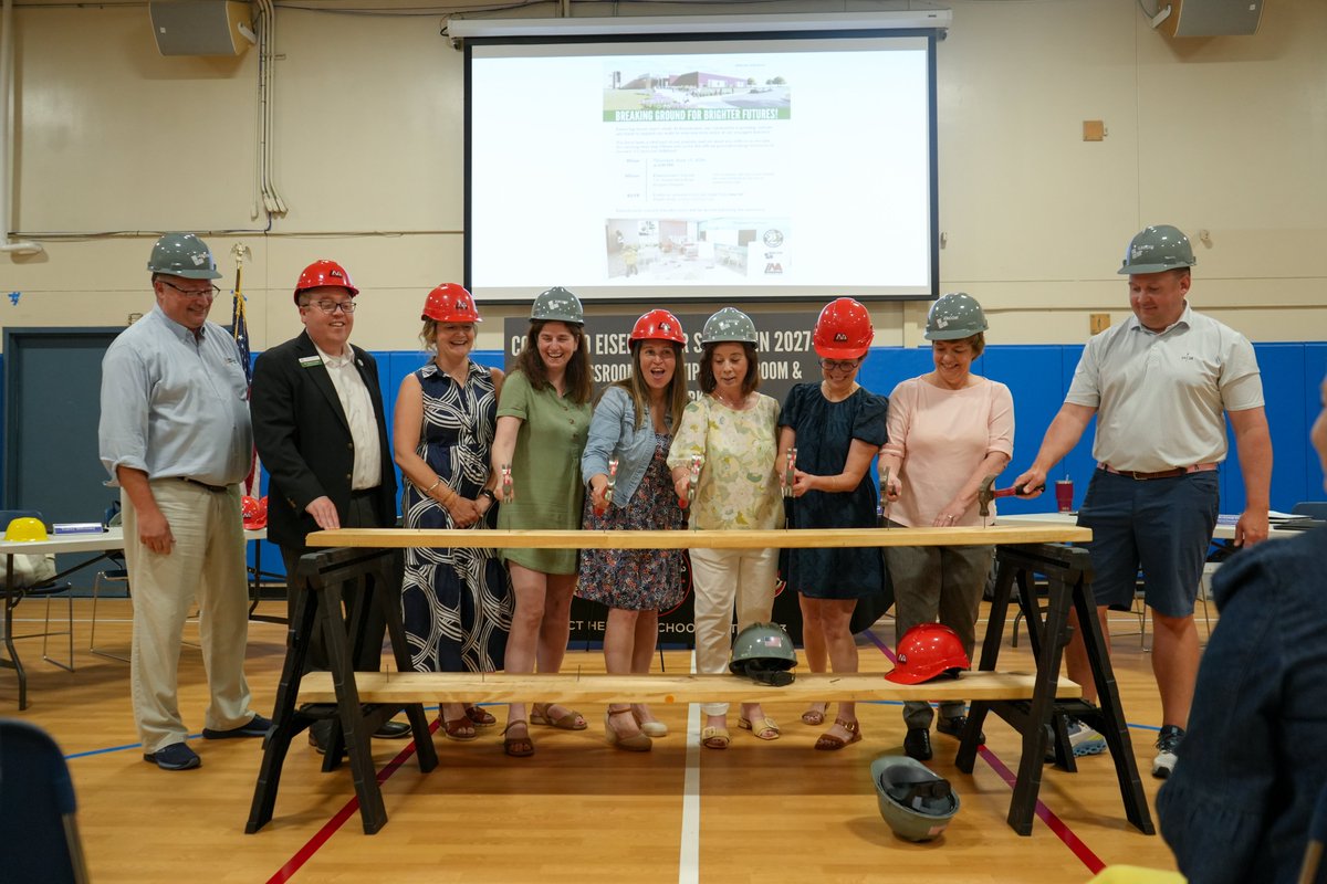 nicholasquality's tweet photo. Rainy skies couldn’t dampen the excitement at Eisenhower Elementary School! We were proud to join the @PHSD23 community for yesterday’s Construction Kick-Off as we celebrated the start of an exciting transformation. https://t.co/zol1HMZQ7V