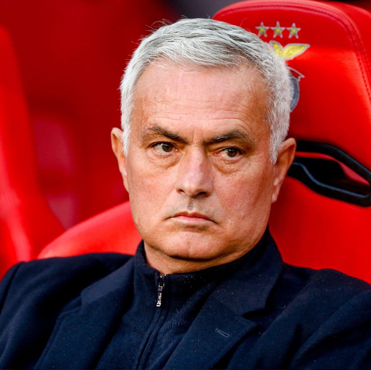 RMCFarab's tweet photo. 🚨🚨 عـاجـل — ميغيل سوريانو (صحفي) : 

جوزيه مورينيو طلب من ريال مدريد التعاقد مع ظهير أيسر، لأنه تلقّى تقارير سلبية جداً من أربيلوا بشأن كاريراس. https://t.co/b2DVjsC7Hb