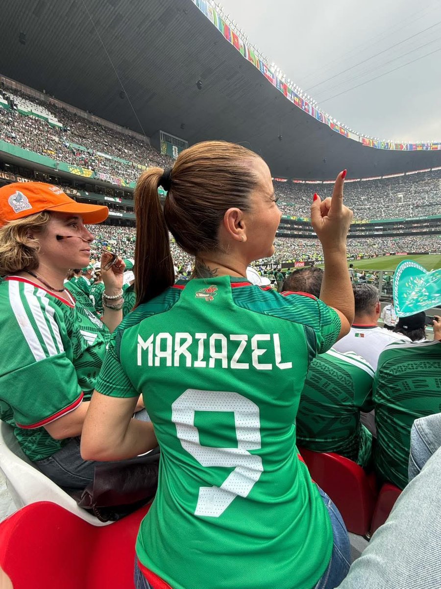Maria Zel tweet media