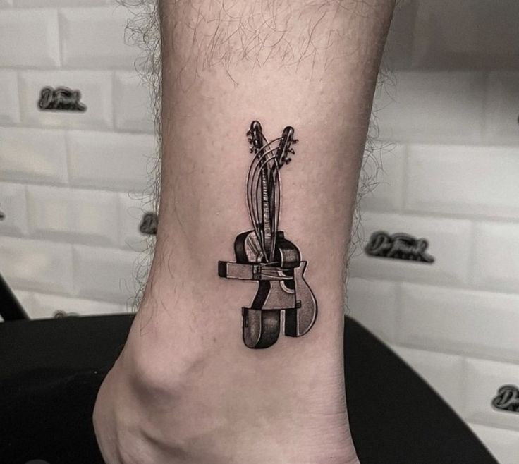 MeelRP_'s tweet photo. Aquí andaba rebelde el hombre jajaja con arito, tatuaje y todo  https://t.co/h49n0ohDtn
