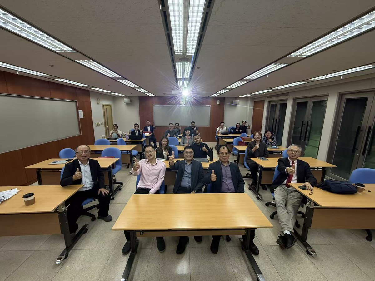 Tsengminglang's tweet photo. 2026 ICPR-APR PhD Forum

We will expect to see you in 2028 ICPR-APR Danang Forum, Vietnam https://t.co/20YDCYtshm