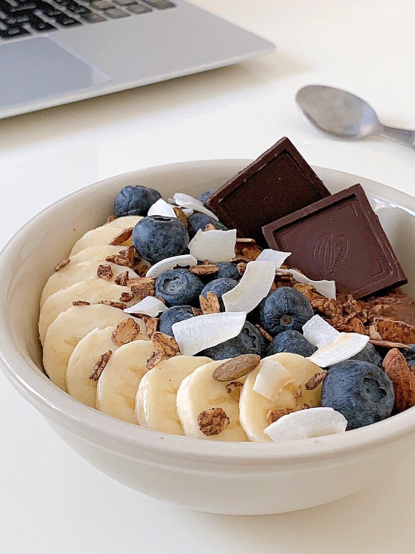 spedlow2's tweet photo. [Start my morning with a warm bowl of oatmeal topped with fresh blueberries and a dash of cinnamon—small, cozy bites make the whole day nice! ]， https://t.co/5Y0go4KTNv