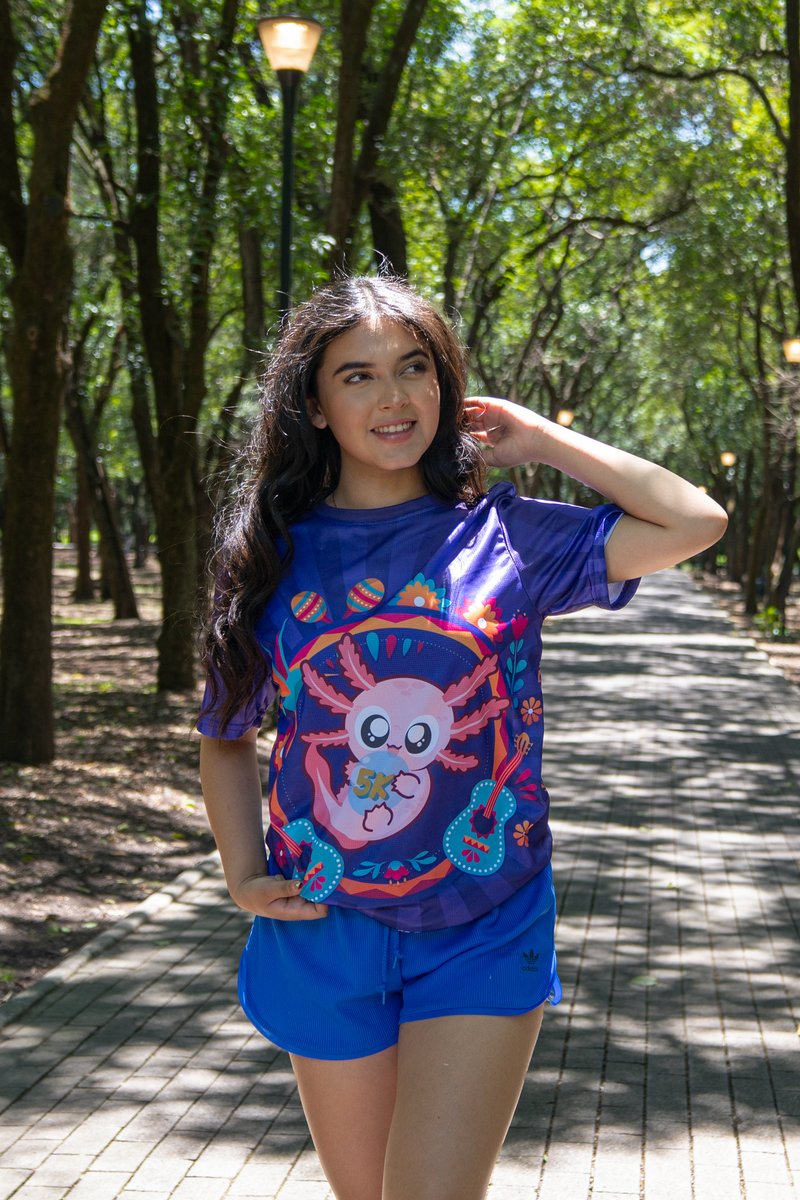 EnDondeCorrer's tweet photo. 🌳🍃Está será tu playera en Xochimilco 5k 2026🏃‍♀️🏃‍♂️

Ven con los amigos & familia a disfrutar de 5 kilómetros llenos de naturaleza y vive uno de los amaneceres más bellos al sur de la ciudad.🌅

Un circuito rodeado de canales, chinampas llenas de flores, trajineras coloridas y un amanecer espectacular en el corazón de Xochimilco 🌊✨

El domingo 28 de junio de 2026 te esperamos en el Parque Ecológico Xochimilco para una mañana inolvidable llena de naturaleza, aire puro y buena vibra.

🏃‍♀️ 5K Carrera → 7:10 am
🚶‍♂️ 5K Caminata → 7:15 am
👦👧 Infantiles 100m y 200m

¡Perfecto para toda la familia! Todos reciben medalla espectacular + playera conmemorativa. Los primeros lugares se llevan trofeos 🏆

Inscripciones desde $500 MXN. ¡Las ediciones anteriores se agotaron rápido!

¿Listo para reconectarte con la naturaleza mientras corres?

👉 Inscríbete aquí: https://t.co/mghAMd2Bex

¡Te esperamos en Xochimilco! 💚

#running #correr #run #runner #corredor #runnersofinstagram #instarunners #runners #runnerscommunity #runnerslife #runningmotivation #runhappy #morningrun #maraton #carreras #5k #10k #mediomaraton #atletismo #trailrunning #trailrunners #corredores #runningmexico #correrEnMexico #igrunners #worldrunners #quierorun #soycorredora #runmx