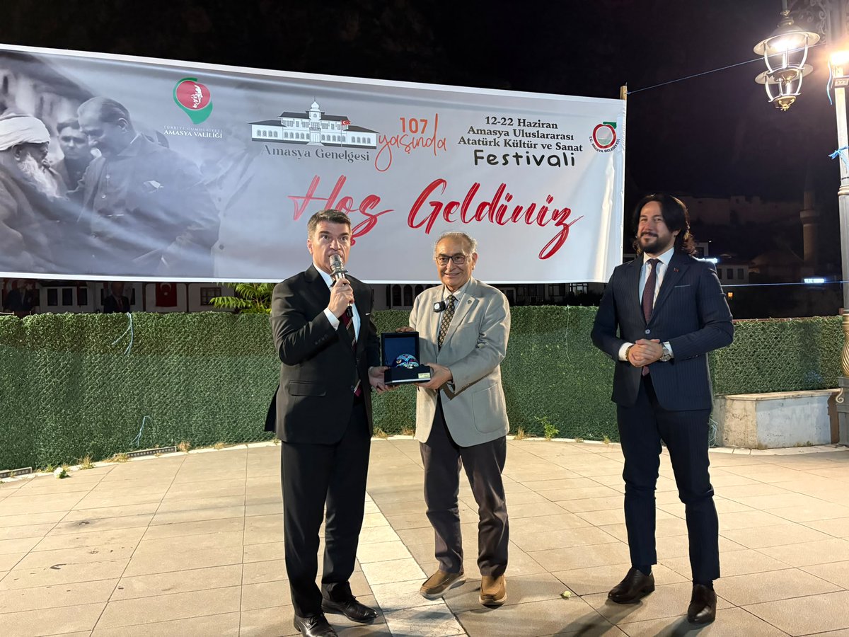 iktm05's tweet photo. Prof. Dr. Nevzat Tarhan’ın katılımıyla “Şehirlerin İnsan Psikolojisine Etkileri” konulu söyleşiyi gerçekleştirdik. Değerli hocamıza katkıları ve kıymetli paylaşımları için teşekkür ediyor, programa katılım sağlayan tüm misafirlerimize şükranlarımızı sunuyoruz. https://t.co/SLz3C49mKM