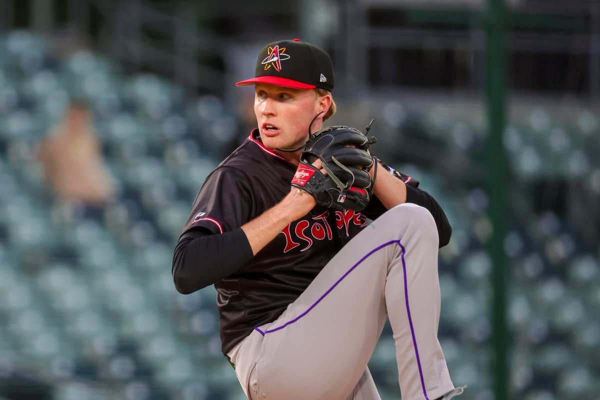 MLBPipeline's tweet photo. The #Rockies are calling up LHP Sean Sullivan to start tonight's game in his big league debut.

More on the club's No. 11 prospect, who was a second-rounder in 2023: https://t.co/ZTqDwZyoA2 https://t.co/CIHxhny1MA