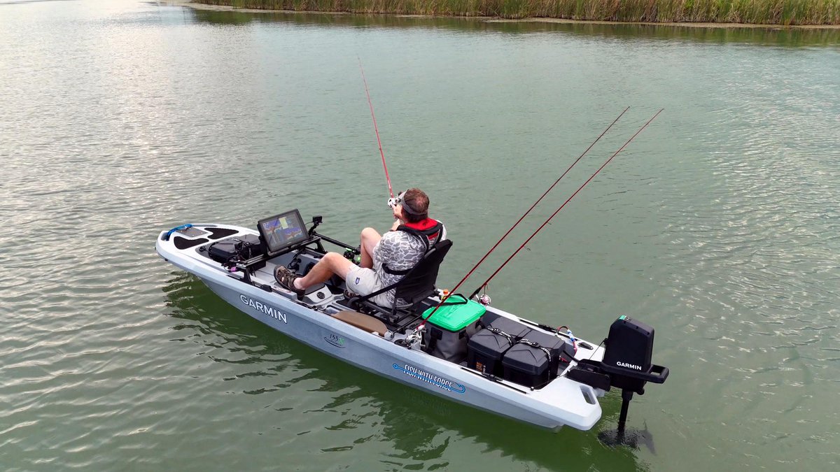 FishHandbook's tweet photo. #Flashback to last summer and trying out the Garmin Force Current Trolling Motor.
#BassProShops #AscendOutdoors #FishGarmin #Kayak https://t.co/rXtuOwHI2z