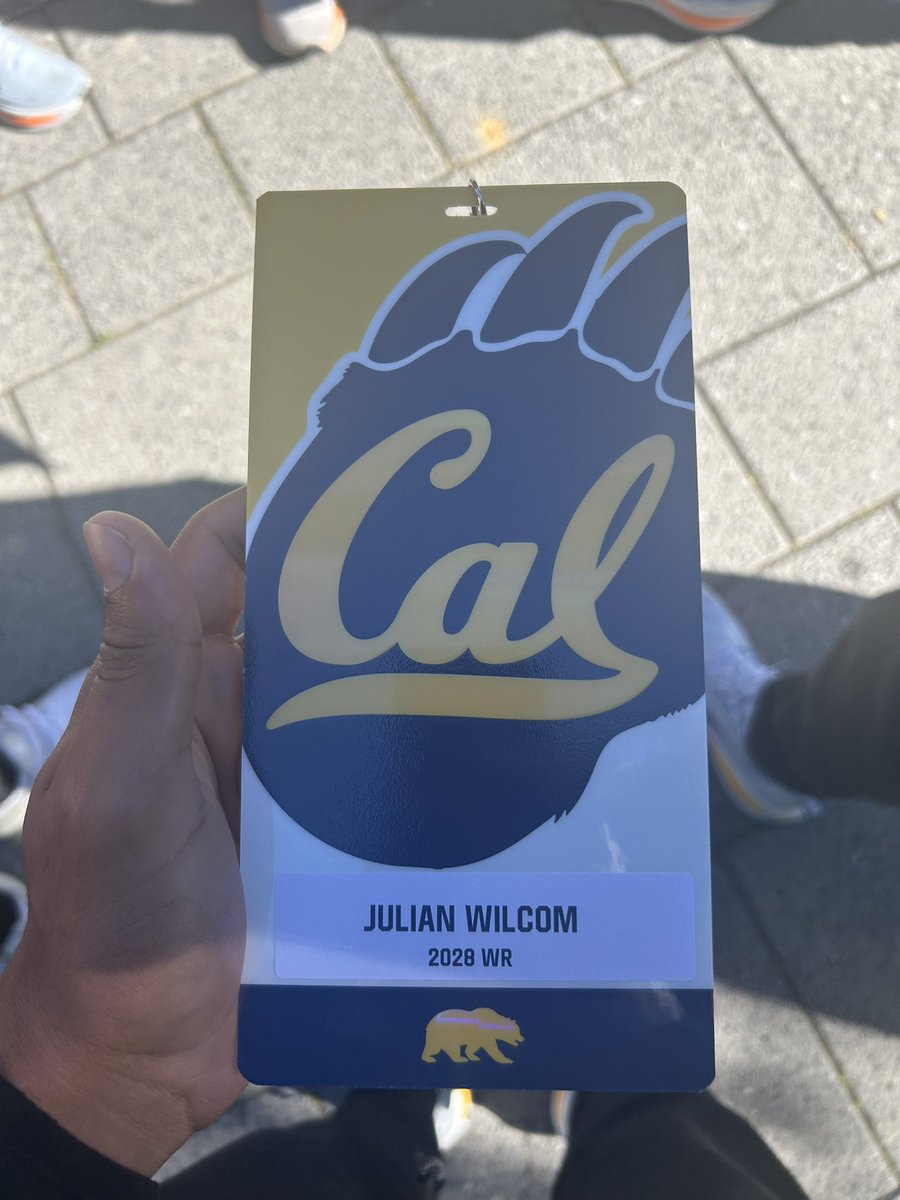 JulianWilcom1's tweet photo. Had a great time at @CalFootball Thank you @CoachLup for speaking to us, learned a lot!

@Coach_Demory @ampcampbell3 @joemorrow1616 @BuzzSportsTX @DistinctlyHIS_ @Sarasota_FB 

#DistinctlyHisCollegeTour https://t.co/dRnilYtLXh