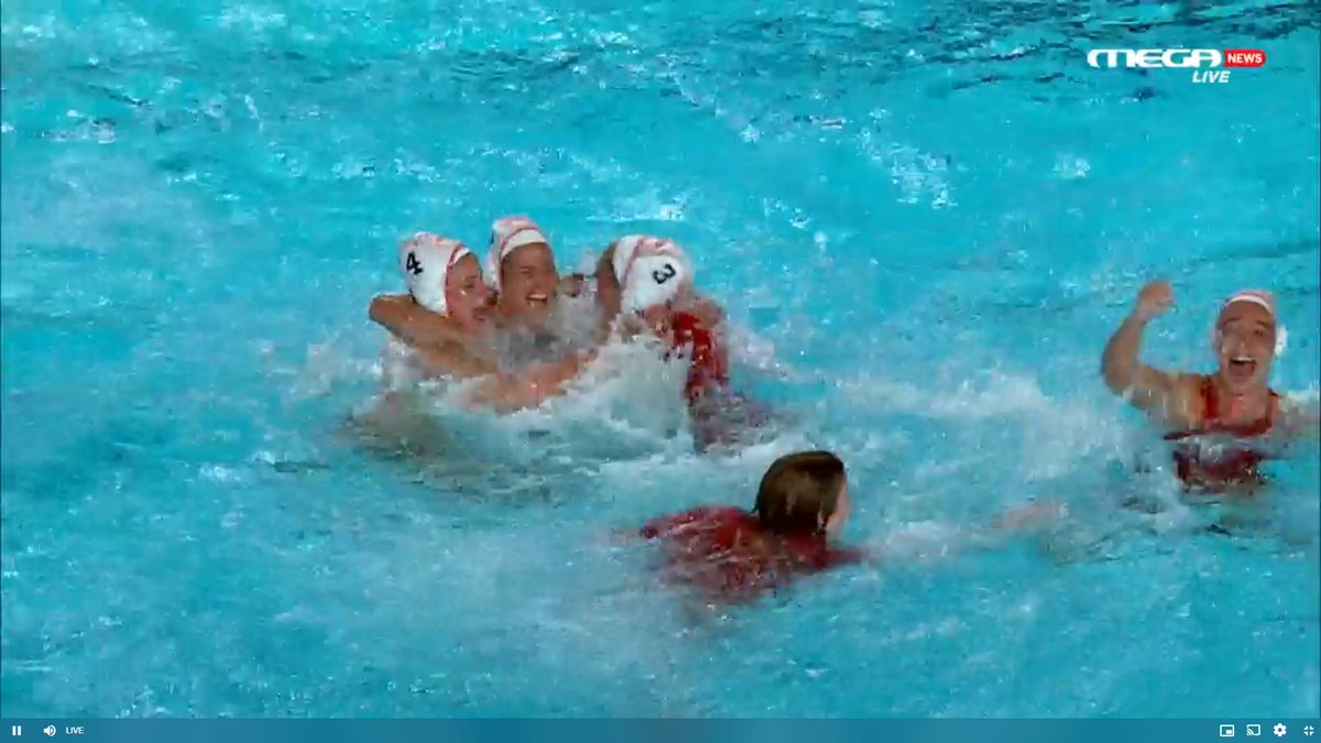 vasilis69gr's tweet photo. Ετσιιι  #OlympiacosSFP https://t.co/qY5T8SlPay