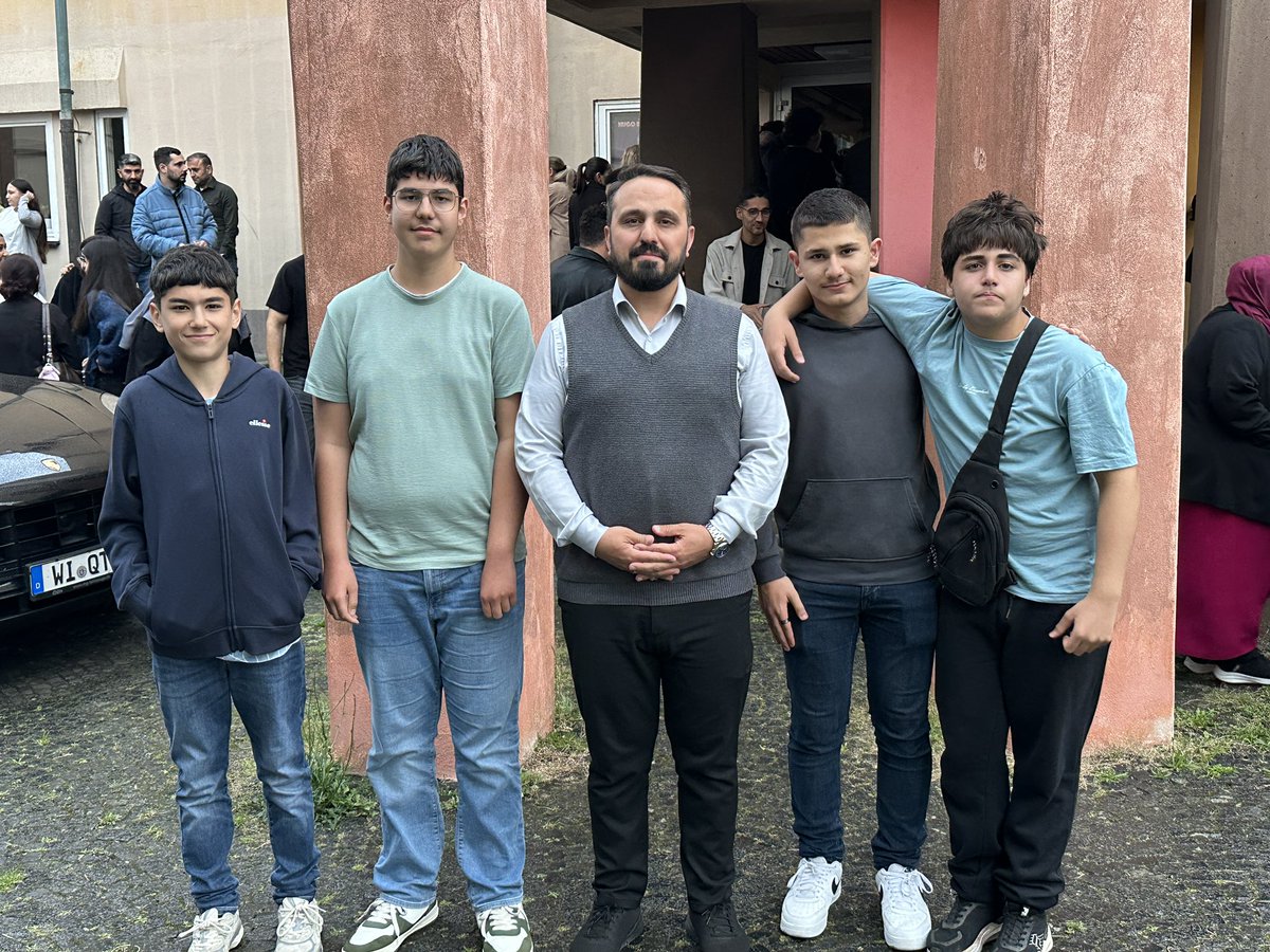 farukg_'s tweet photo. Öğrencilerimizle beraber Hessen Eyalet Birliğinin düzenlediği “Asr-ı Saadet’in Parlayan Yıldızları” Tiyatrosuna katılım sağladık.

Çok duygulu geçen tiyatroyu tertip eden Eyalet Birliği yetkililerine, Din Hiz. Ataşeliğimize teşekkür ederiz.

#ditib #tiyatro #almanya #sahabe https://t.co/kuAWkCLI75