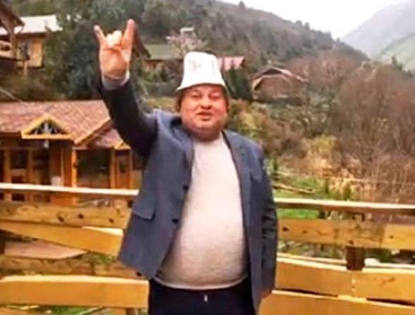 by__fth's tweet photo. Cemal Enginyurt CHP’den kesin ihraç talebi ile disiplin kuruluna sevk edilmiş. 

Sizce Cemal’in sıradaki durağı hangi parti olur ? https://t.co/8oX4cPWkve